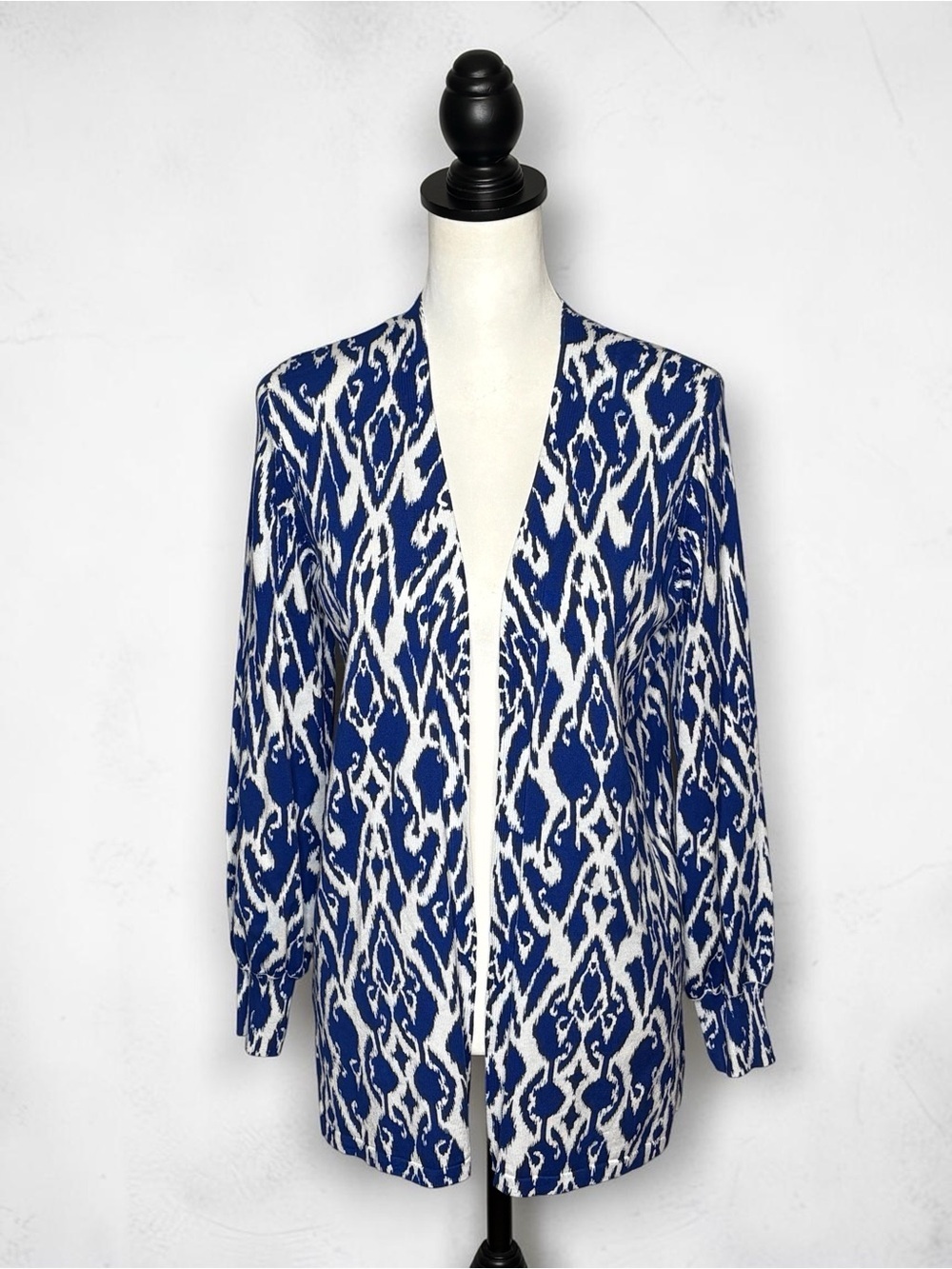 Chico's 0 Blue & White Ikat Spun Rayon Open Front Cardigan - Size S - $99
